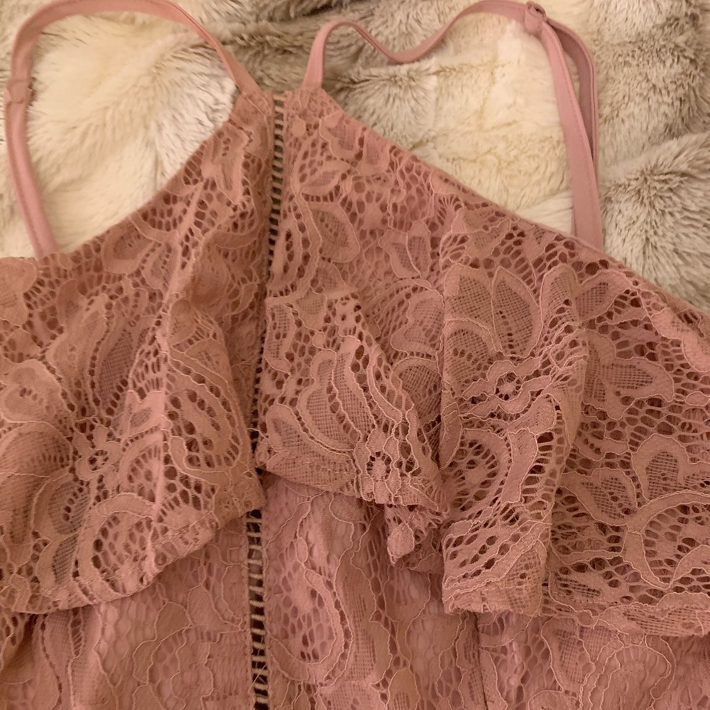 ✨Tobi Blush Lace Dress✨